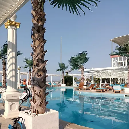 отдых со вкусом в стиле барокко 301 Apartment